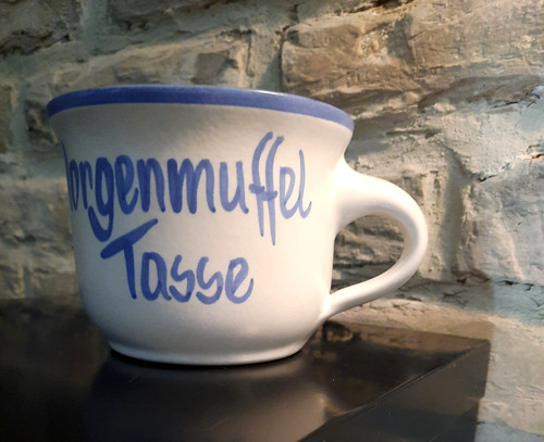 Große tasse mit teddybär - große,
